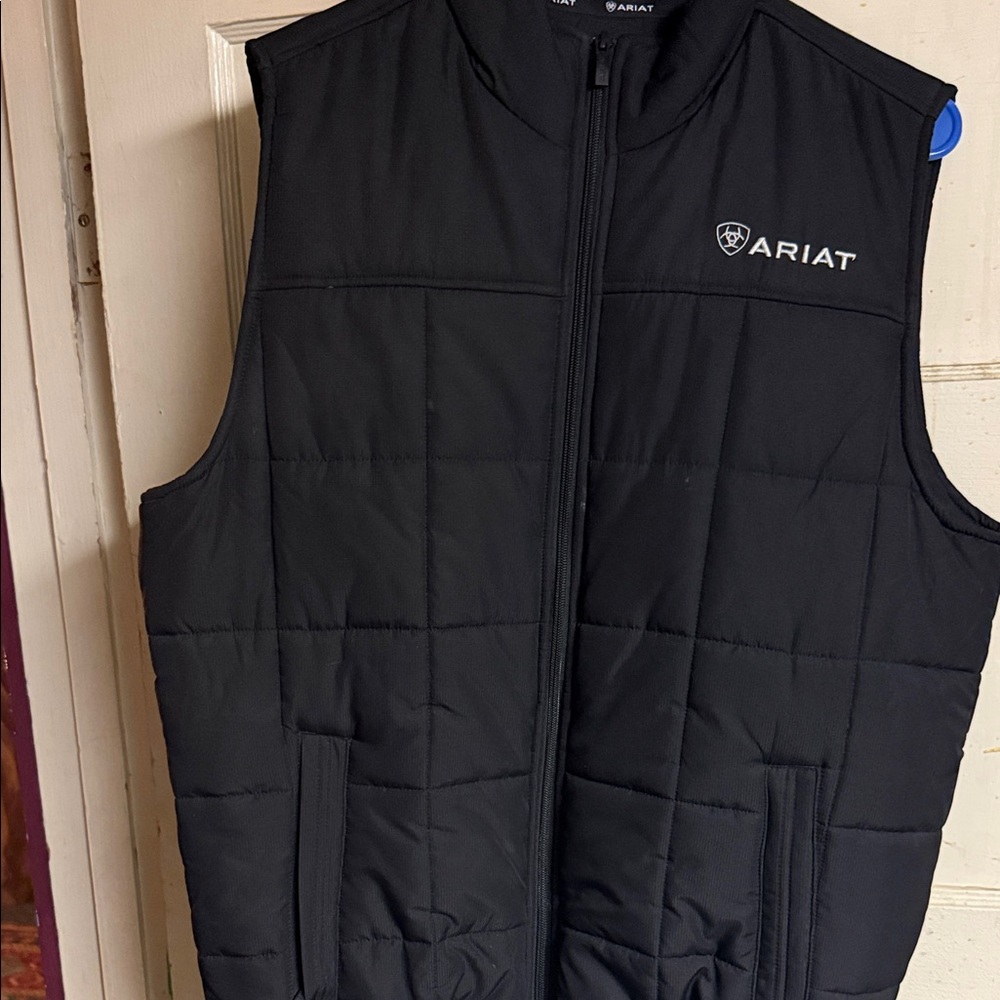 Ariat Men's Dark Quilted Vest